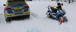 Moped stals vid inbrott i garage • Hittades slängd i snön • Ingen misstänkt