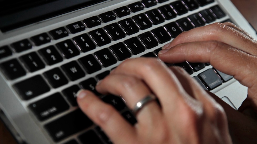 Om den nyupptäckta buggen inte fixas kan den ge kriminella tillgång till nätverk där de kan komma över data, plantera skadlig programvara eller radera viktig information. Arkivbild.