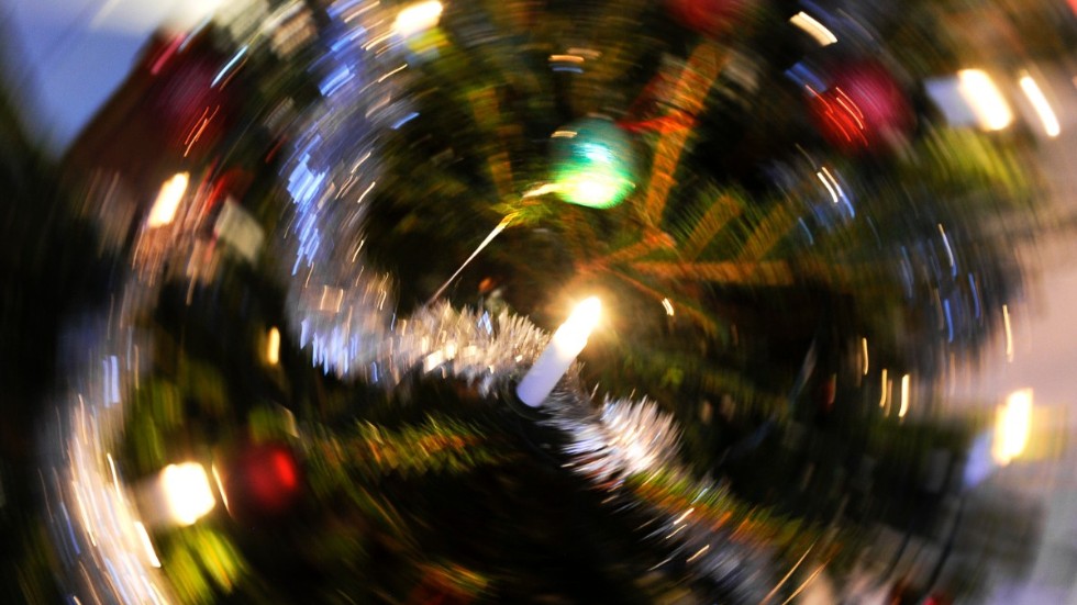 Blir du yr av all julstress? Sänk kraven till en rimlig nivå och ta hjälp av andra, tipsar psykologen.