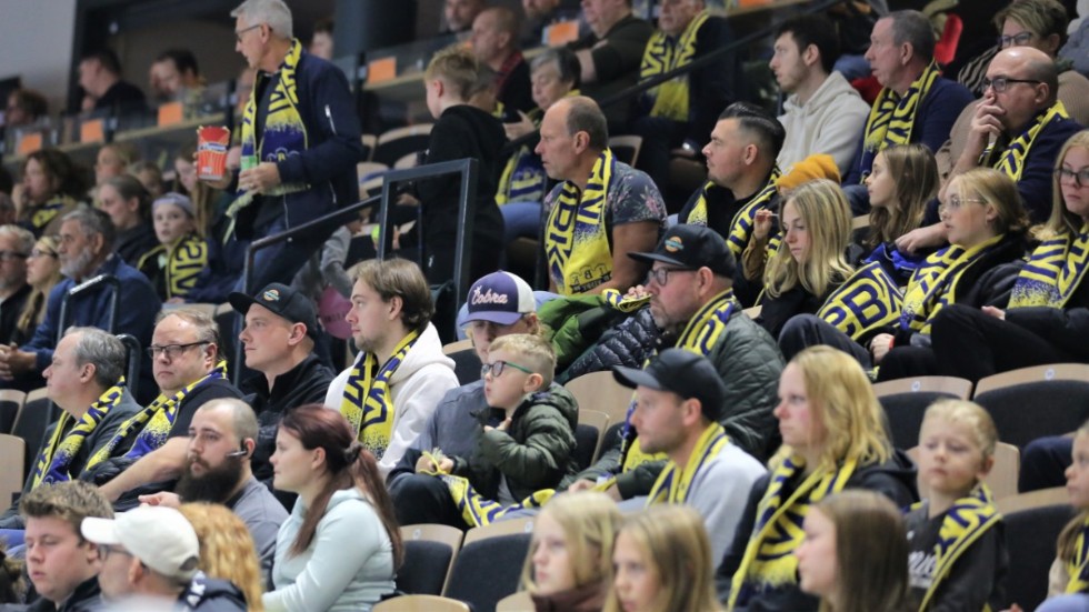 1 100 personer var på plats när Visby IBK mötte Nykvarn i höstas. Nu hoppas klubben  på något liknande i helgens välgörenhetsmatch.