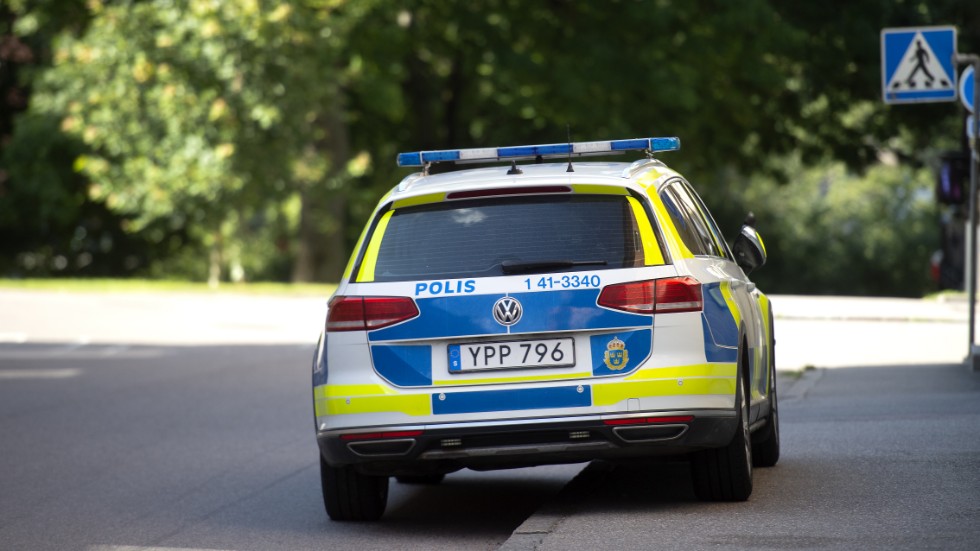 Polisen grep tre unga kvinnor i Nyköping tidigt på lördagsmorgonen. Bilden är en arkivbild och tagen i ett annat sammanhang. 