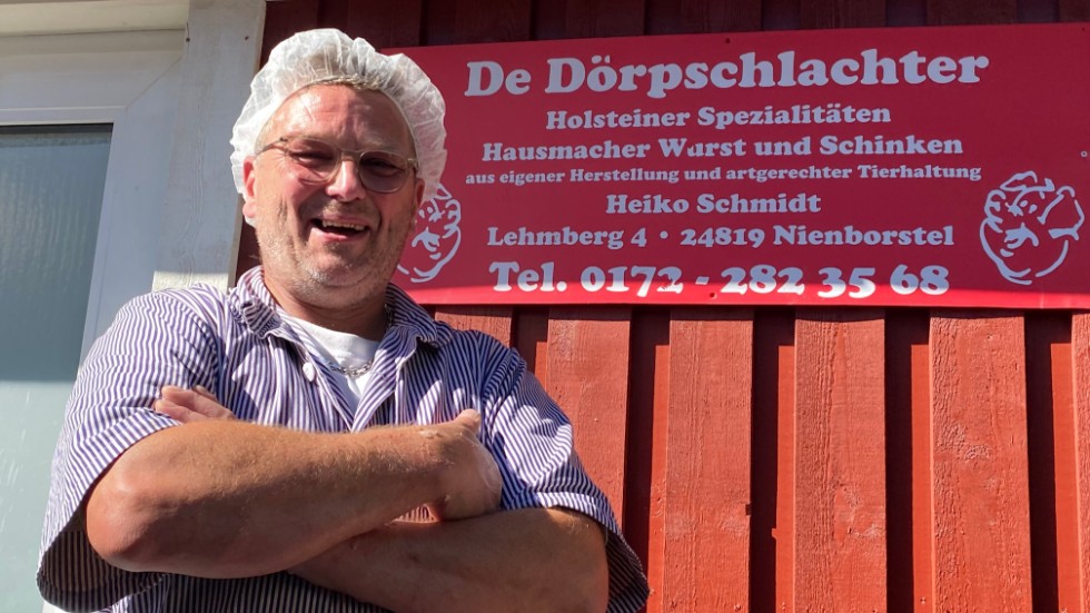 "Byslaktare". Skylten har Heiko Schmidt tagit med sig från sitt förra hemland Tyskland. Både hans far och farfar och flera andra i släkten var slaktare.