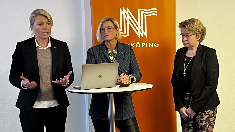 Sophia Jarl (M), Eva-Britt Sjöberg (KD) och Monica Holstad (L) under Borgerlig samverkans pressträff på fredagen.