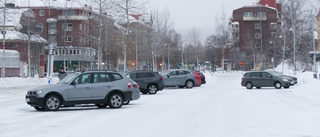 Förslag: Höj p-avgiften och ta betalt på Kyrkparkeringen