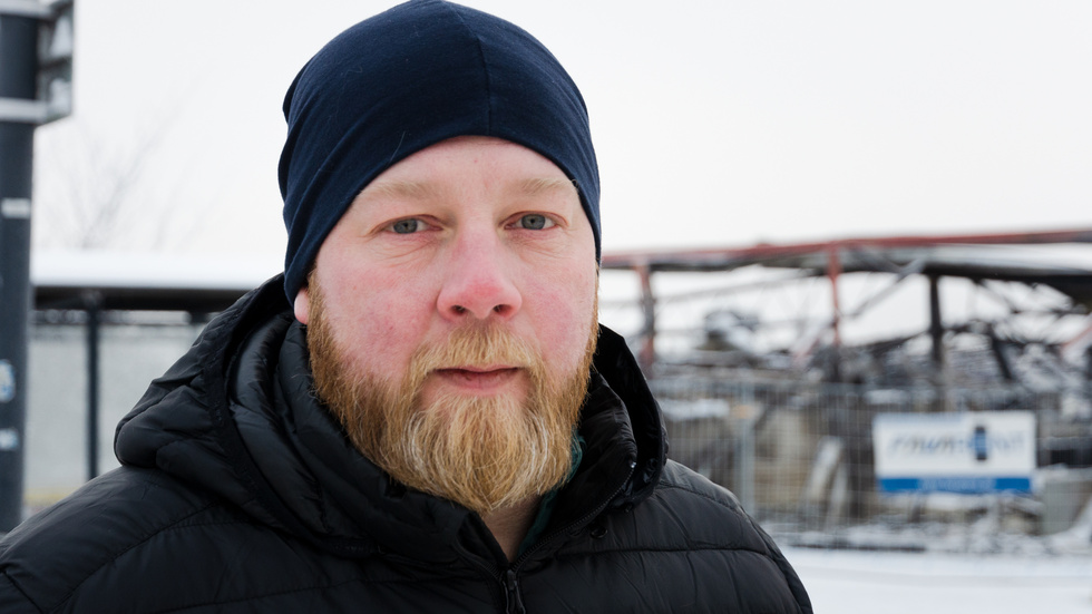 Niklas Gustafsson, ägare till Ica Supermarket i Vagnhärad som brann ner i början av december i fjol, har tackat nej till att ta över gamla Hemköps lokaler. "Investeringen är för stor."