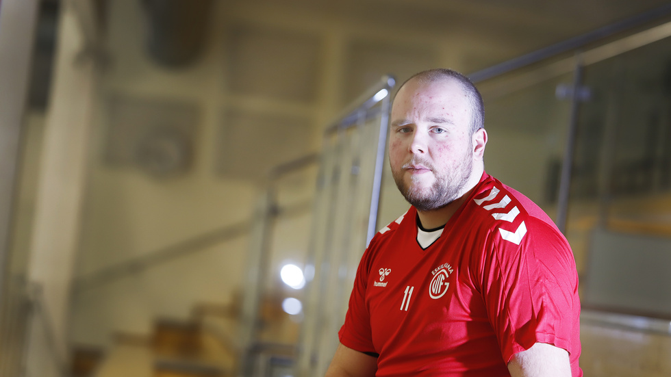 Mortimer Lundh visar upp alla rum bakom kulisserna.