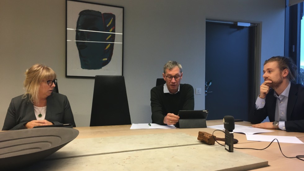 Meit Fohlin (S), Stefan Nypelius (C), Jesper Skalberg Karlsson (M) vid onsdagens presskonferens efter regionstyrelsens sammanträde.