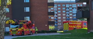 Efter utryckningen: Frukostbestyr bakom röklukt i flerfamiljshus