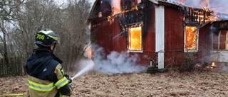 Kraftig brand i ödehus – polisen misstänker mordbrand