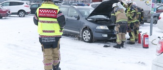 Glödbrand i personbil på Hamnplan