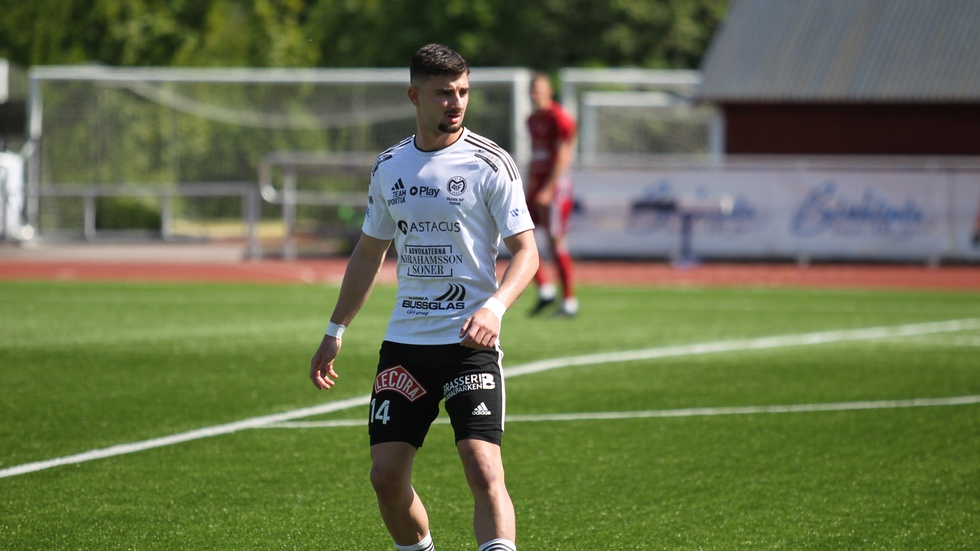 Granit Hana, skyttekung i Motala AIF, gjorde ledningsmålet till 2-1. Åtta mål har han gjort i år. Men Maif tappade segern sedan Vänersborgs FK kvitterat till 2-2, vilket blev slutresultat.