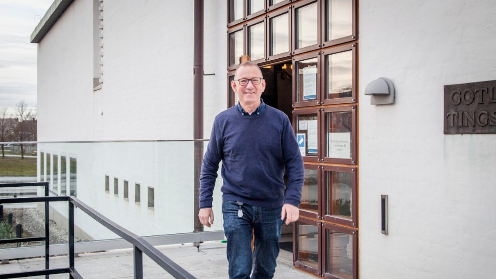 Per Sundberg är lagman vid Gotlands tingsrätt. Han dömer ut de nuvarande lokalerna, som invigdes 1962. För få och för små salar, dålig tillgänglighet och brister i säkerheten. Domstolsverket planerar nu att omlokalisera rätten.