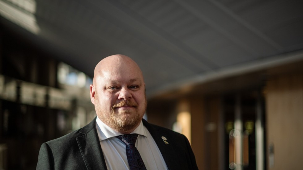 Eric Palmqvist (SD) medger att de inte nådde så långt med vallöftet om tio kronor billigare diesel. 