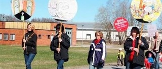 Tågade för en bättre skola