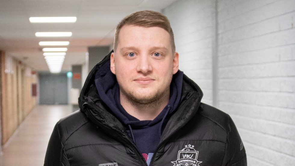 Jani Pyykönen blev tränare i Västerås IBS efter skilsmässan med FBC Katrineholm. Tack vare hans lags skräll mot Bergs IK behåller FBC-tjejerna sin kvalplats, trots förlusten mot serieledande Telge.