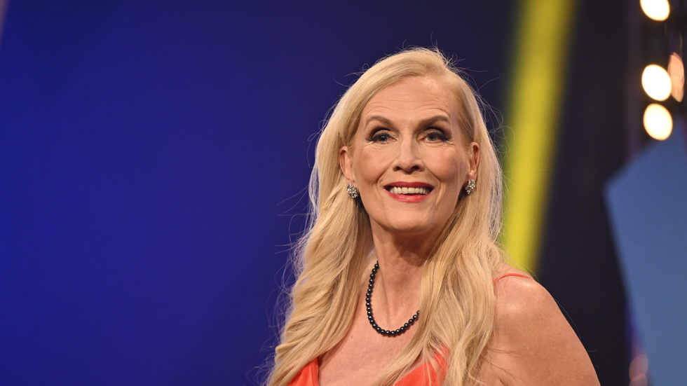 På en pressträff i början av december avslöjades att Gunilla Persson medverkar i Melodifestivalen 2024.