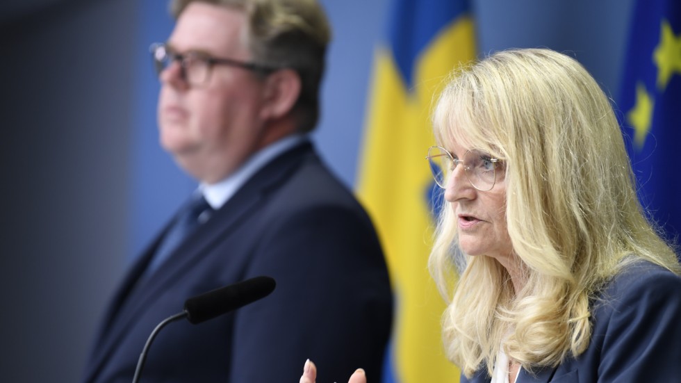 Justitieminister Gunnar Strömmer (M) och säkerhetspolischef Charlotte von Essen presenterade uppdraget på en gemensam pressträff under torsdagen.