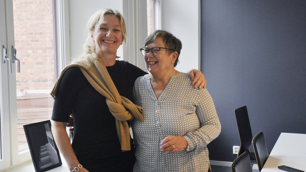 Gunnel Jerrebrant gick i pension för tio år sedan, men började nästan direkt att jobba extra genom Veteranpoolen på arkitektföretaget Carlstedt arkitekter. Kontorschefen Nini Foyn tycker det är fint att ha Gunnel på kontoret: "Det är verkligen en trevlig dimension", säger hon.