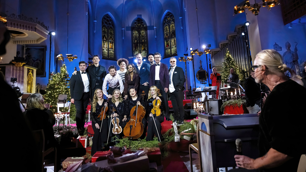 Julen kom tidigt till Luleå i år. TV4:s tradionsenliga julkonsert spelades in i Domkyrkan och spred en högtidlig stämning.
