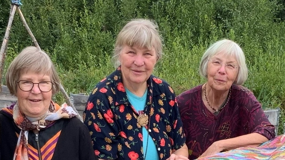 Systrarna Karin, Linnea och Märta Nylund tilldelas Konstnärsnämndens Dynamostipendium på 150 000 kronor för sitt arbete med Nattfestivalen i Korpilombolo.