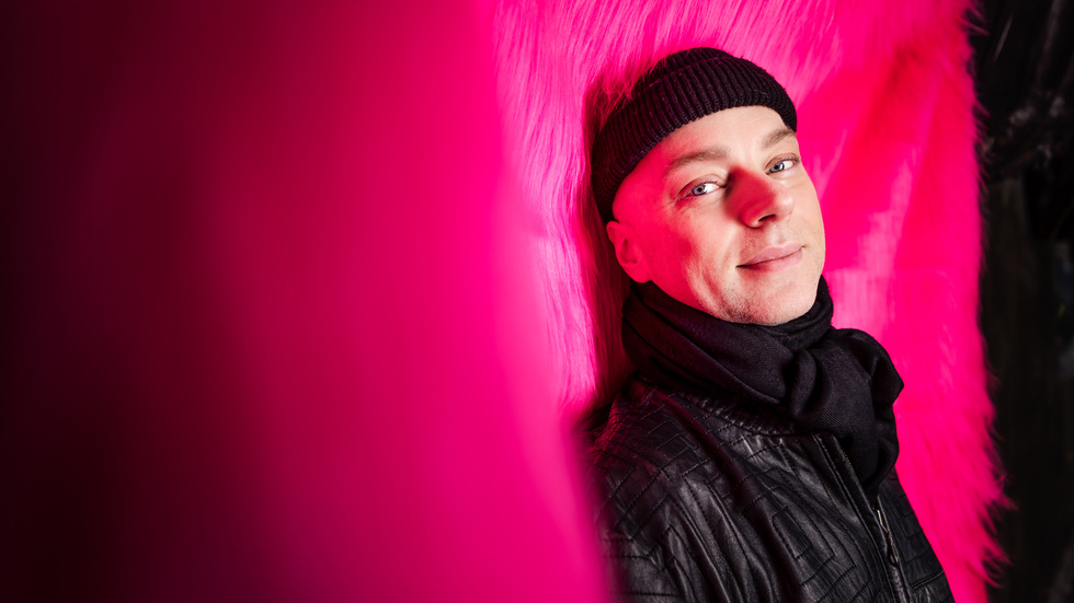 "När tiderna är så mörka känns det fantastiskt att få samla människor. Man ser att det finns en törst efter berättelser som man kan känna sig stärkt av", säger Robert Fux som spelar rektorn i "Matilda the musical". Arkivbild.
