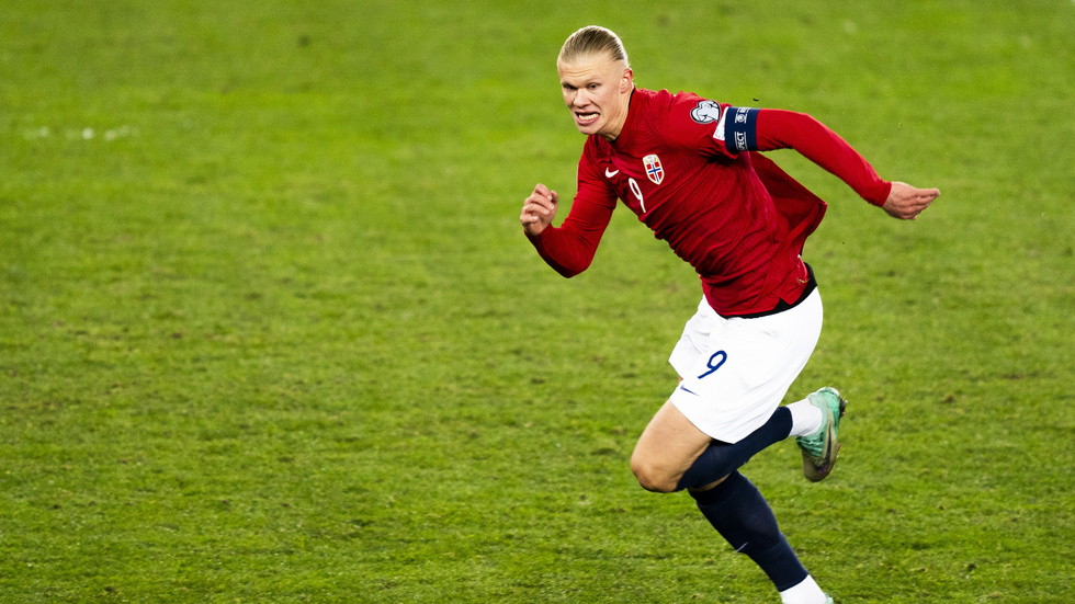 Erling Braut Haaland kan inte spela mot Skottland.