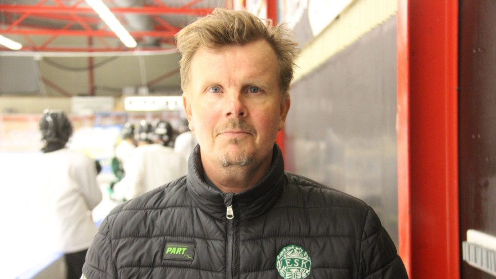 ESK-tränaren Jonas Norgren är redo inför tävlingssäsongen som inleds i kväll med en resa till Gotland innan hemmapremiären i Bahcohallen på söndag.