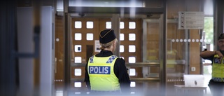 Otäcka misshandeln: Tonåring slogs till marken och blev sparkad