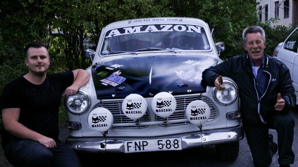 Svenska Rallyt. Örsundsbro föraren Ulf Wikland med sonen David med sin historik Volvo Amazon från 1964.