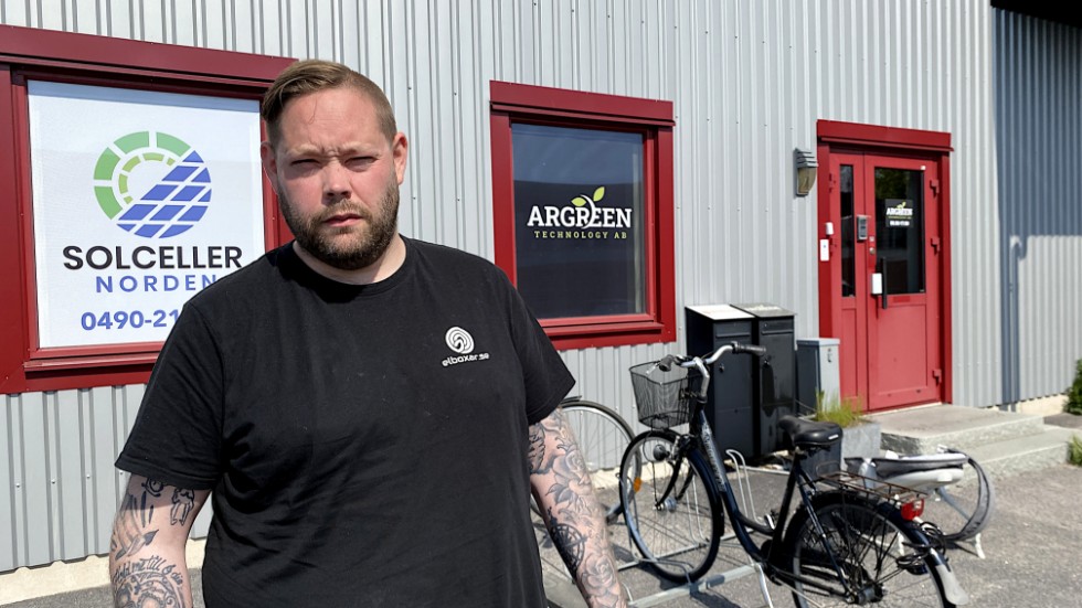 Robin Perälä har startat bolaget Argreen technology, där han nu dragit igång flera verksamheter inom laddboxar till elbilar, solcellsinstallationer och taktvätt.