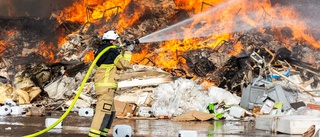 Storbrand på soptippen i Sunderbyn: "Kraftig rökutveckling"