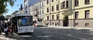 Hennes son rånades på bussen – vittnen ingrep inte