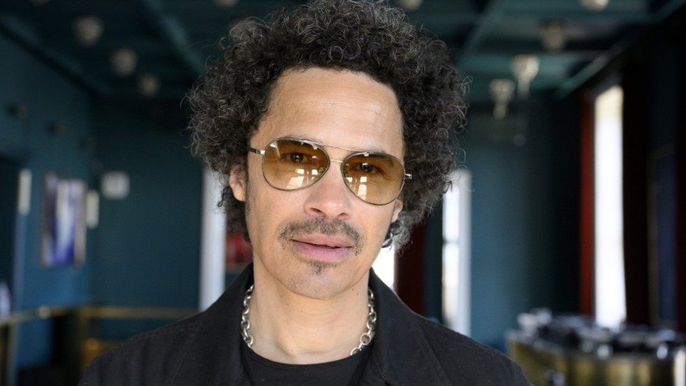 Eagle-Eye Cherry hoppas hitta fler svenska lyssnare genom "Så mycket bättre". "Jag har ju inte turnerat så mycket i Sverige så det känns också kul att återkoppla och komma tillbaka in i svenska hem", säger han.