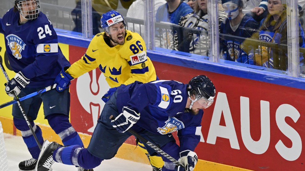 Mikael Seppälä, i blått, är klar för HV71. Arkivbild.