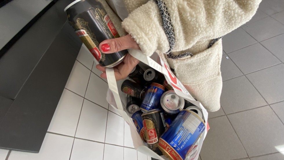 Skribenten vill se en rejäl höjning av panten. Bilden föreställer inte skribenten.