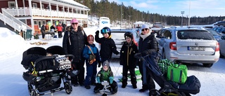 Björn, räv, elefant och familjer samlades på Pagladagen