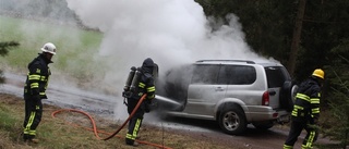 Våldsam bilbrand i Skivermåla