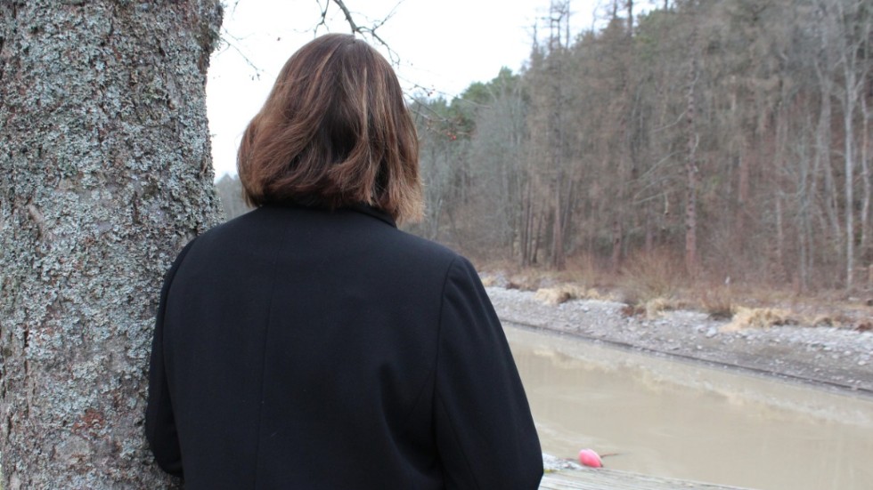 I många år har Maria kämpat för att hennes släkting ska få hjälp med sitt missbruk. I våras berättade hon om sin kamp mot myndigheterna. Nu har hon fått rätt enligt IVO, inspektionen för vård och omsorg.