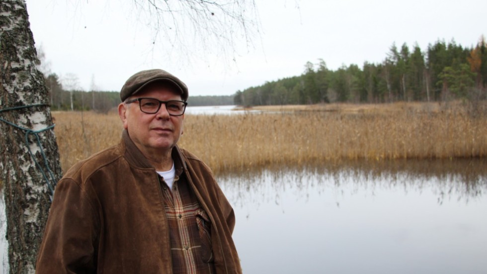 Naturen, stillheten och tystnaden uppskattar Inge Jacobsson. Vid Magnehult har han sin sommarstuga alldeles vid sjökanten.