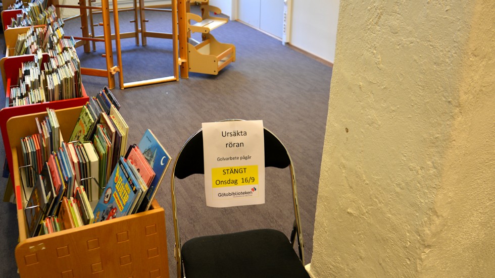 På onsdagen kommer biblioteket att hålla stängt för vissa golvarbeten men även andra jobb med bland annat vissa väggar måste göras efter översvämningen.