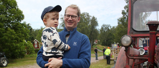 Här gör de utflykt – på traktor