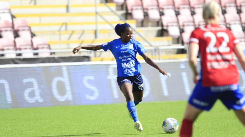 Eskilstuna United-spelaren Sonia Okobi oroas av situationen i hemlandet Nigeria.