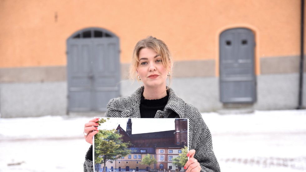 På Isa Byströms förslag har hon utvecklat torget till en mer miljövänlig och grönare plats att vara på.