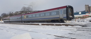 Tågvagn nedklottrad på stationen