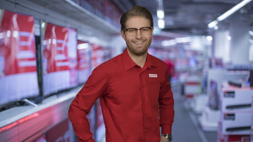 "Det har hänt att samma personer har stulit hos oss, men det har inte varit möjligt att avvisa dem", säger Andreas Danieli, butikschef på MediaMarkt i Uppsala.                                        
