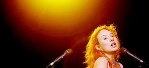 TORI AMOS