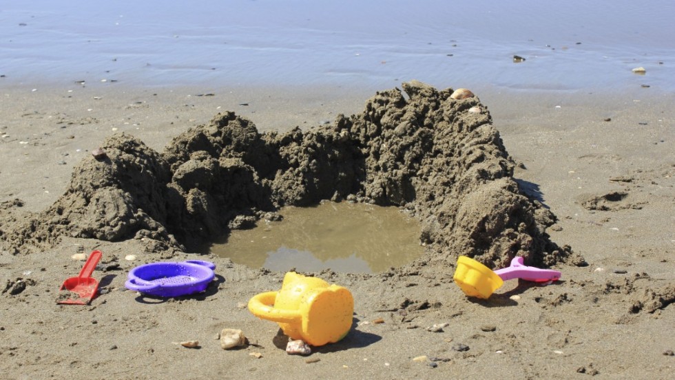 Strandhänget kan vara allt annat än avkopplande, tycker krönikören.