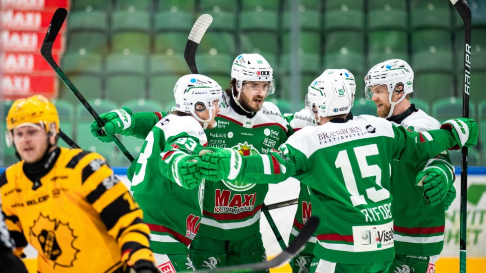 Rögle var bitvis ett nummer större än AIK. Nu krävs en snabb replik, annars lär finalchansen vara borta i publiken.