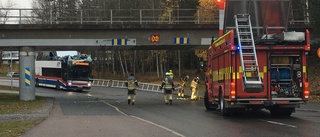 Dubbeldäckaren körde in i viadukt: "Bussen skulle inte ha kört den vägen"