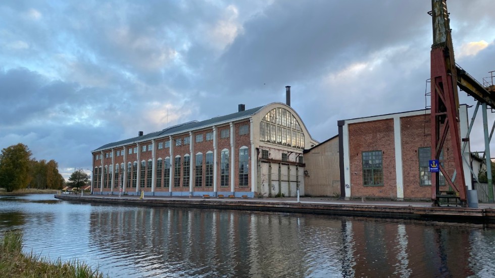 Lokverkstan och intilliggande byggnader i Gamla Motala Verkstad säljs nu till Serneke.